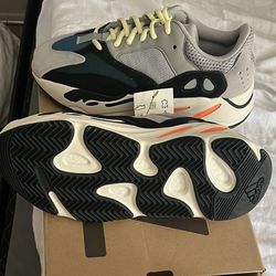 Yeezy 700 