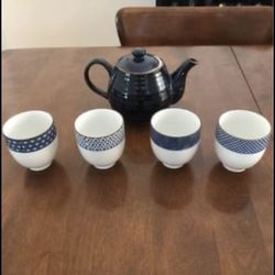 Teavana Blue Tea Pot With Cups
