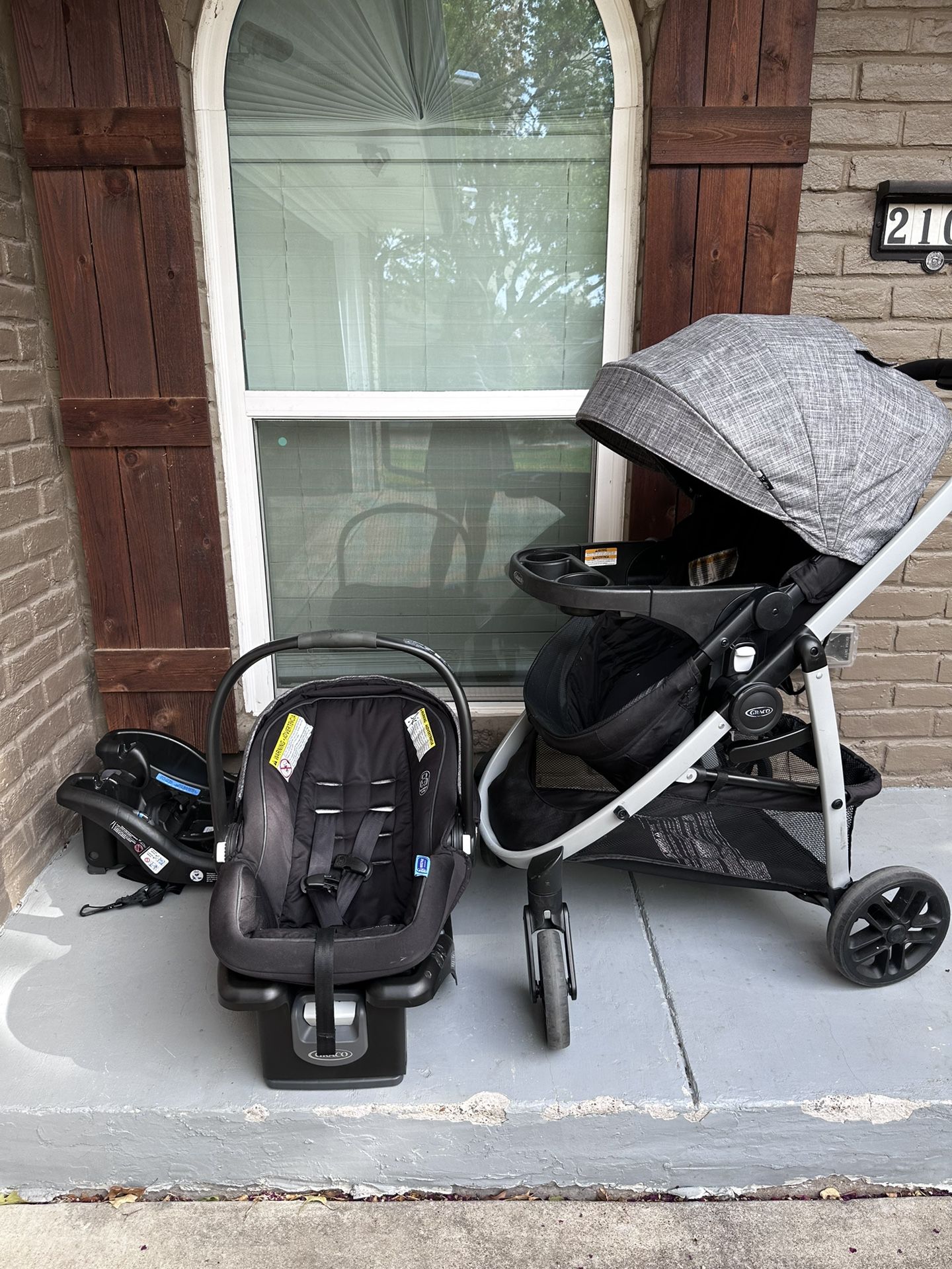 Graco Infant Car Seat Stroller Set