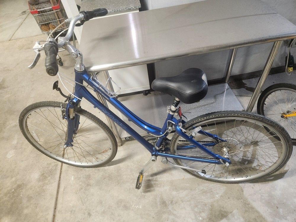 Giant Womens Cypress Comfort Bike