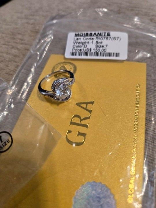 Genuine Moissanite Ring Size 7
