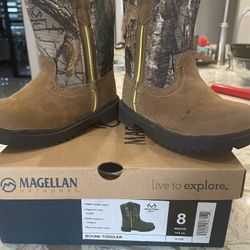 Size 8  Toddler Magellan boot 