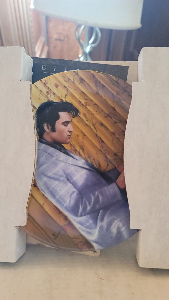 Authentic Elvis Plates With Certification Papers
