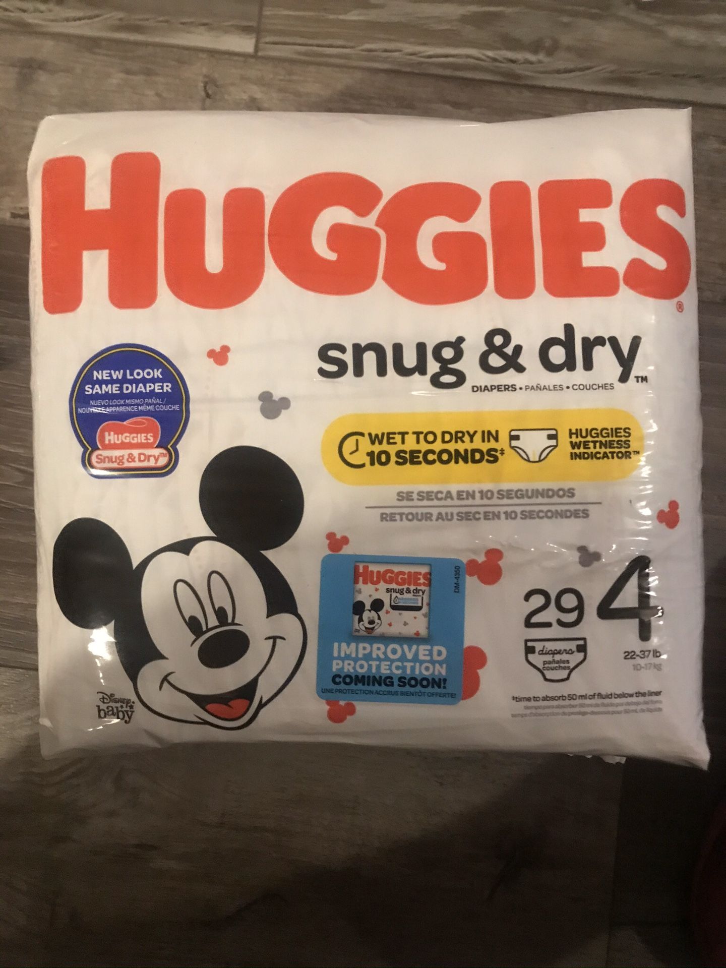 Huggies snug & dry diapers size 4