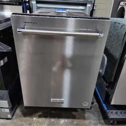 KITCHENAID 24in TOP CONTROL BUILT-IN DISHWASHER (all stainless steel)
(WITH WARRANTY)
