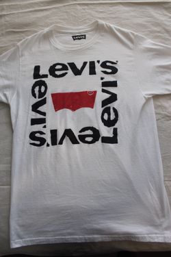 Levi’s White Tee