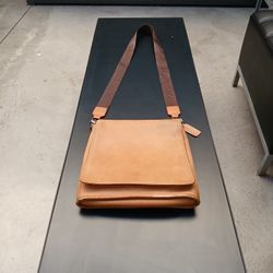 Vintage Buttercream Crossbody Coach Purse Bag 