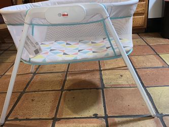 Brand New Baby Bassinet