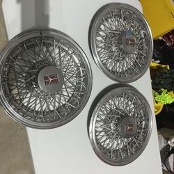 Oldsmobile Hubcaps 