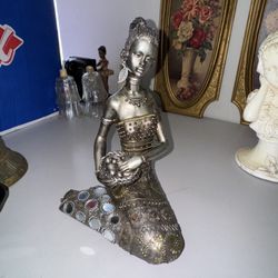 Native African Tribal Princess Queen Statue 10"  Hand Painted / design