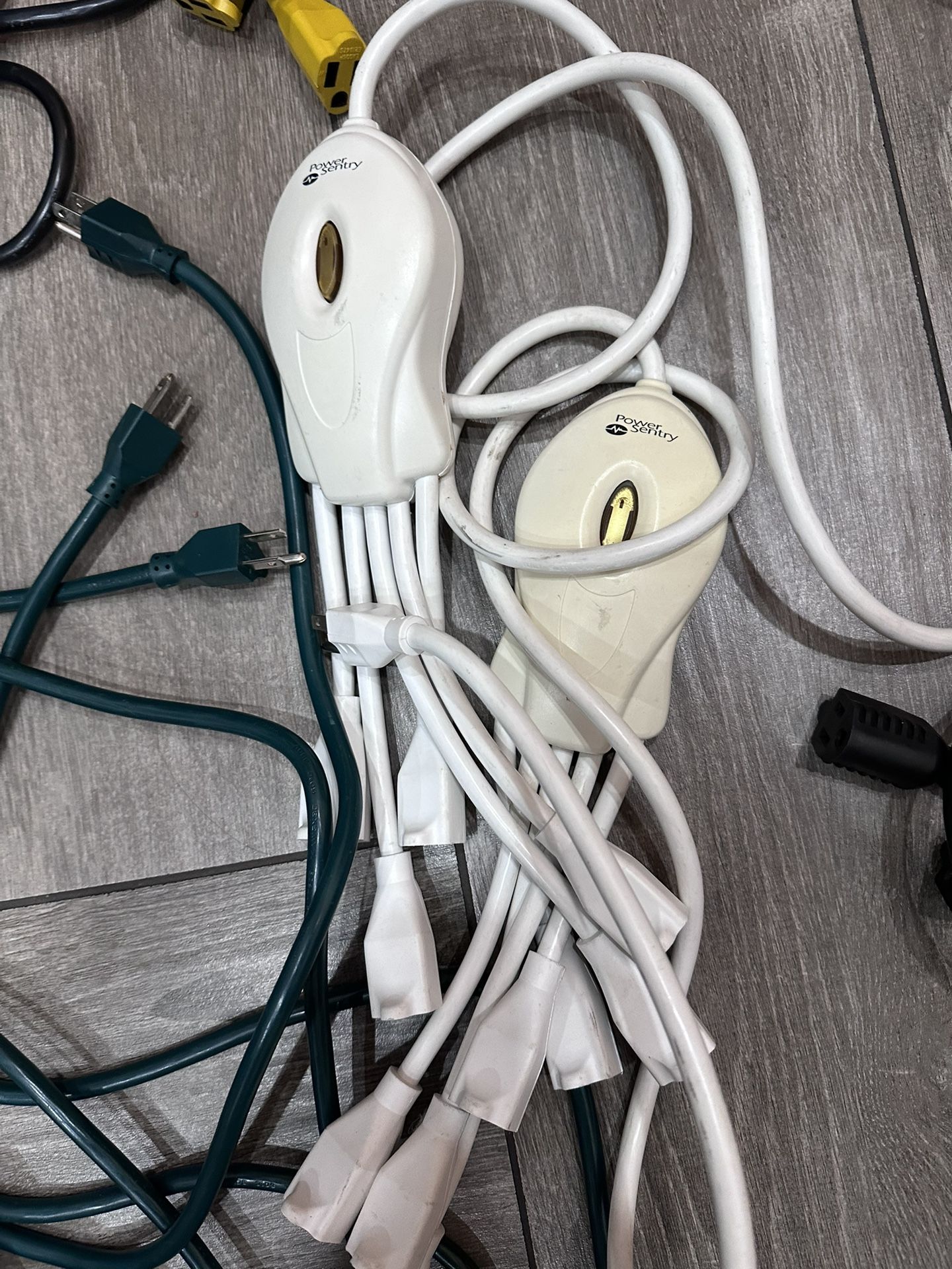 31 X Flexible Power Strip 5 Outlets, 3 Foot Cord, UL Listed Grounded Extension Cord Outlet
