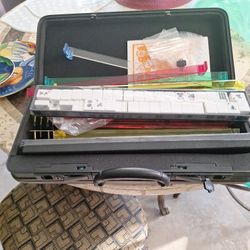 Mah JONG Set WITH 4 PUSHERS new