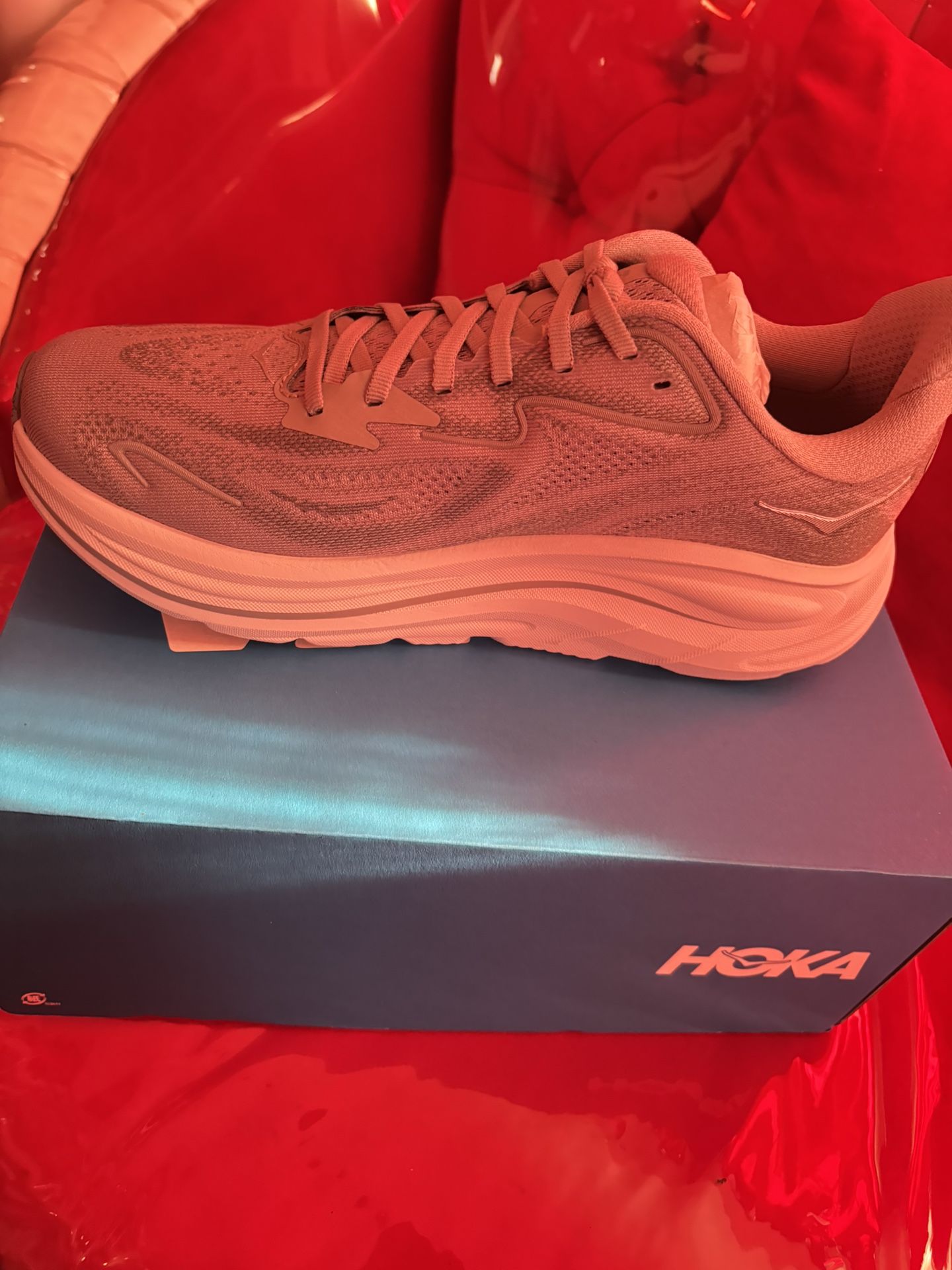 Hooka Tennis shoes