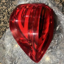 2015 Mercedes Benz GL450 Tail Light 