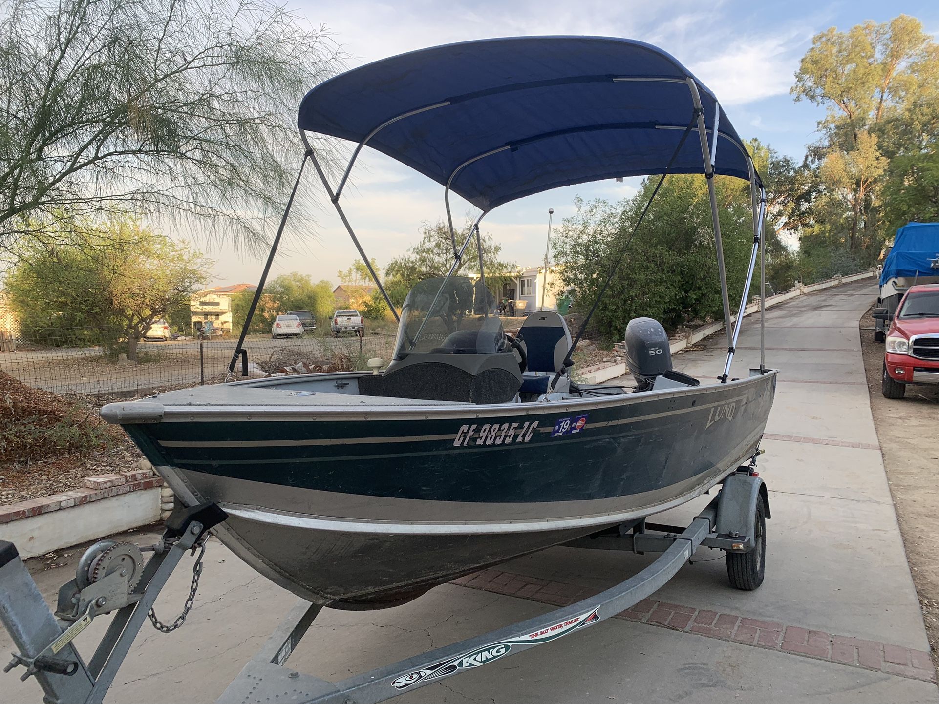 2005 Lund fishing boat 50 HP Yamaha four stroke 16 foot and Trailer