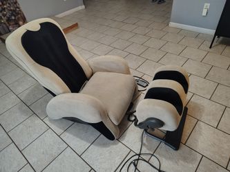 Massage chair recliner like new conditions