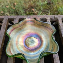 Antique Northwood Carnival Glass Ruffled Berry Bowl – Green with Marigold Iridescence, Underlined N Mark, Basketweave & Rayed Star Base (c. 1910s)