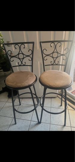 3 Bar stools