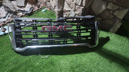 2020 Gmc sierra 2500 hd grille (damaged)