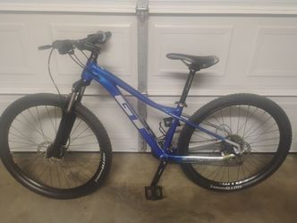 GT AVALANCHE GT SPORT MOUNTAIN BIKE