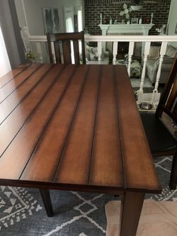 Table With 4 Chairs