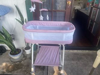 Blush Babypink girl bassinet
