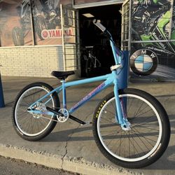 BMX BIKE