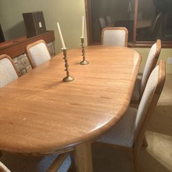 Solid Oak Dining Table, Chairs And Hutch