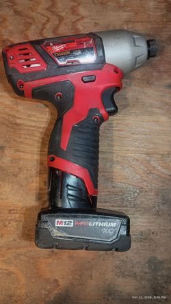 Milwaukee M12 Cordless Impact Driver with battery