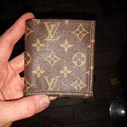 Authentic Louis Vuitton wallet. Used for Sale in Rancho Palos
