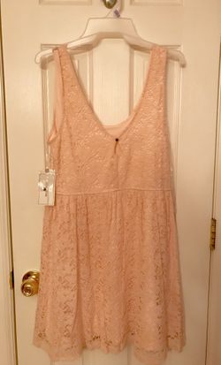 **BRAND NEW WITH TAGS** LIGHT PINK / PEACH DOUBLE LINING FOREVER21 FLUFFY SLEEVELESS SUNDRESS