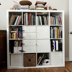 IKEA kallax W/ Drawer And Cabinet Inserts // Bookshelf 