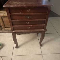 Vintage 4 Drawer Night Stand.