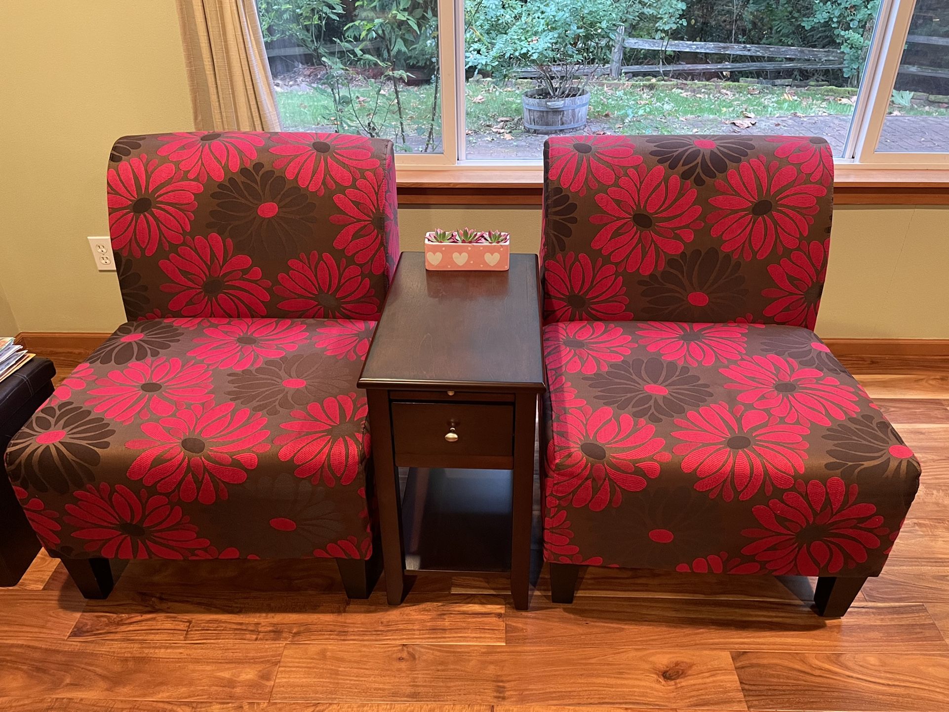Costco Avenue Six 3pc Chair And Table Set