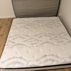 12” Medium Pillow Top Hybrid Mattress - King Size