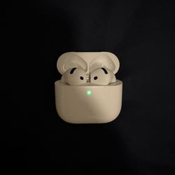Air Pod 4’s