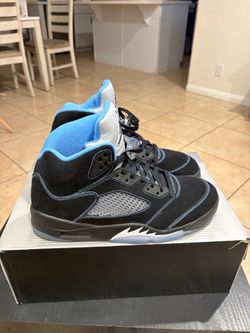 JORDAN 5 RETRO 'BLACK CAROLINA / UNC' 2026
