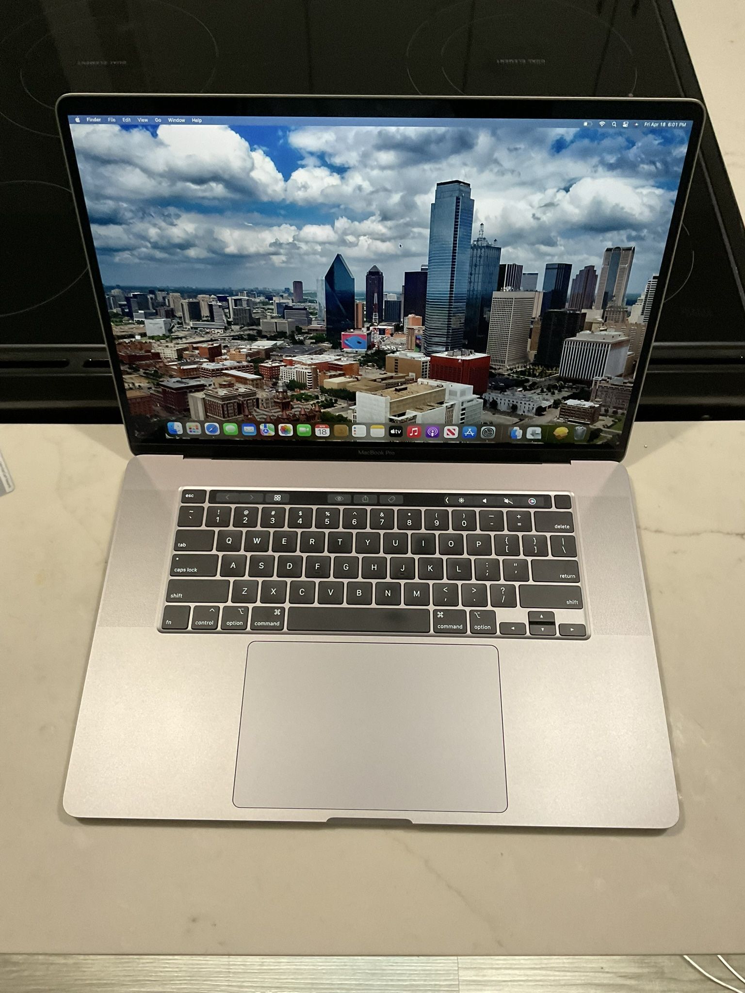 2019 16” MacBook Pro (i7 / 16GB RAM) 💻 with over $1000 in Preinstalled Software: Logic Pro X, Adobe Premiere, Final Cut Pro & More! 