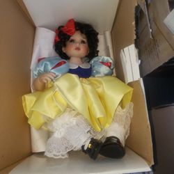 Marie Osmond Collectible Porcelain Doll Snow White