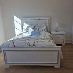 White Queen Bedroom Set  With Led Lighting