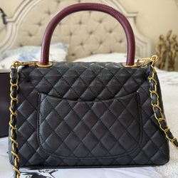 Black Handbag Beautiful Texture Genuine Leather 