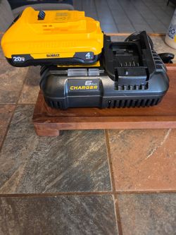 6AMP dewalt charger 12v max/20V max with 4AH lithium ion 20v battery all new