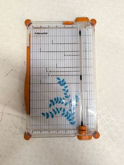 Fiskars SureCut Deluxe paper trimmer 12" Model # 1071219