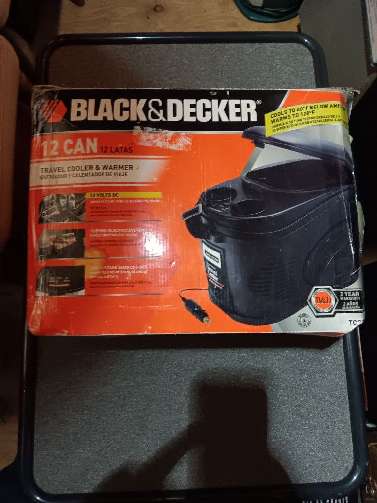 BLACK+DECKER TC212B Portable Travel Cooler/Warmer with 12V DC Power Adaptor: 12 Can, 2.3 Gallon Capacity BLACK+DECKER TC212B Portable Travel