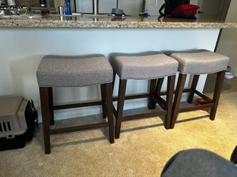 3 Bar Stools