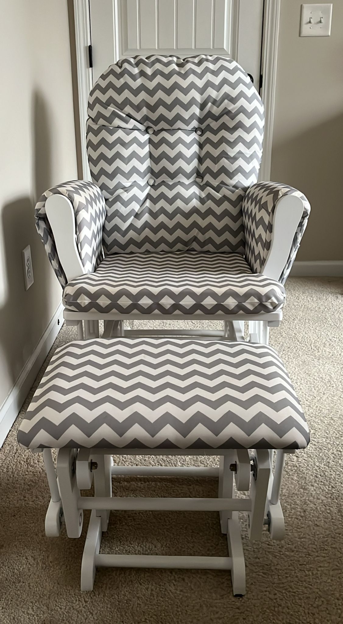 Nursery Rocking Chair And Ottoman