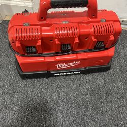 Cargador rápido Milwaukee