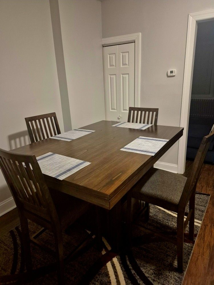 Wood Dinning Table