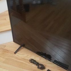 NEW cond  VIZO 50 INCH TV , WITH REMOTE CONTROL   , WORKS EXCELLENT  , IN THE BOX 