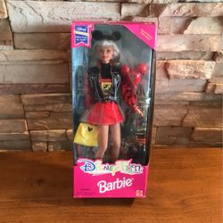 Disney Fun Barbie 5th Edition 1997 Mattel New